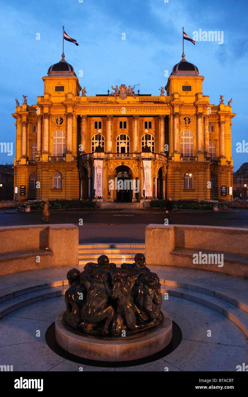 Kroatien, Zagreb, Croatian National Theatre, Statue Brunnen des Lebens, Stockfoto