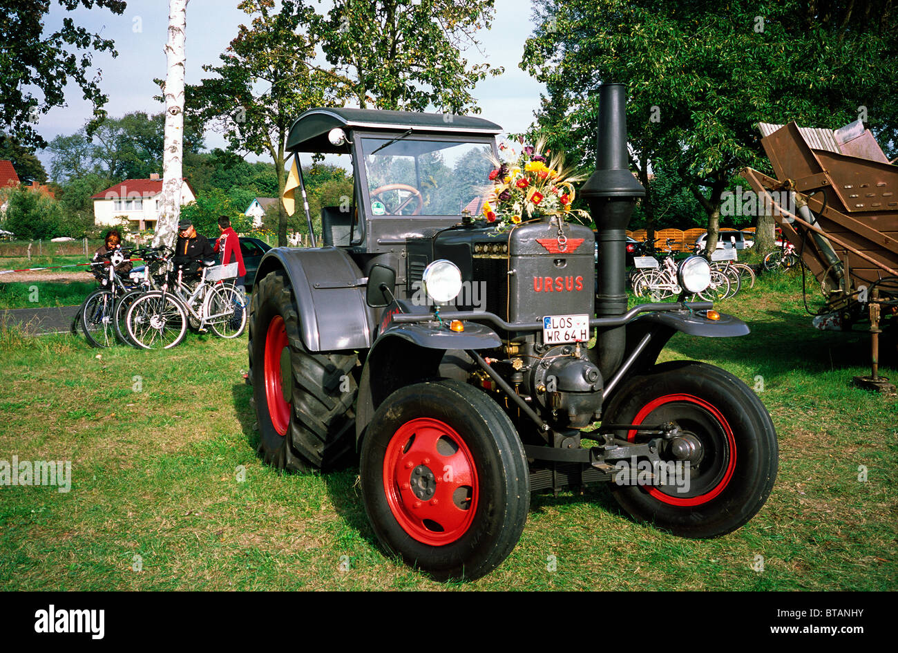 Polnische gebaut Oldtimer Ciagnik Ursus C-45-Traktor (Warschau 1947-1959) bei einer Fahrzeug-Show in der deutschen Dorf von Philadelphia. Stockfoto