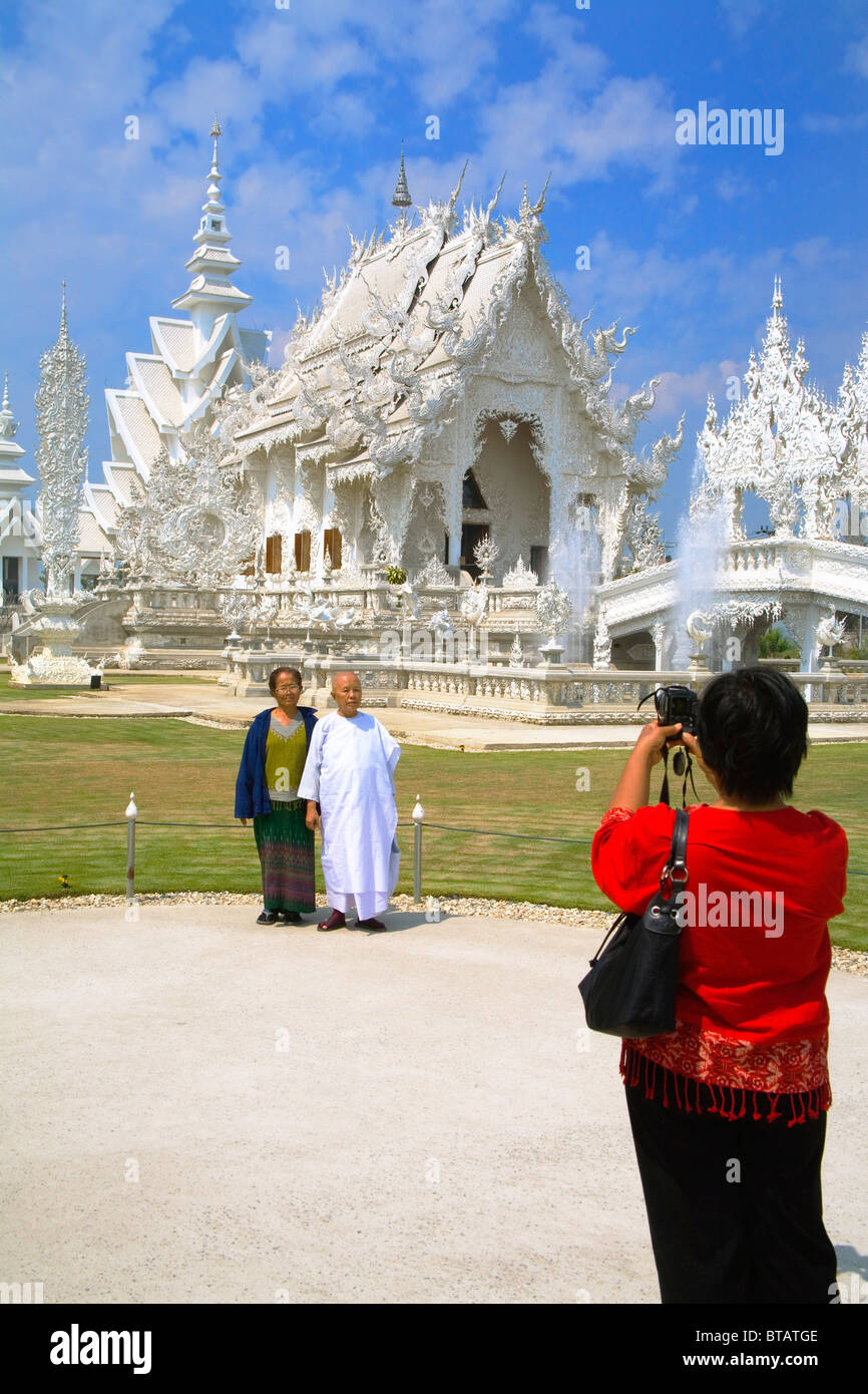 Die buddhistischen 'Weißer Tempel', Wat Rong Khun in der Nähe von Chiang Rai in Thailand. Stockfoto