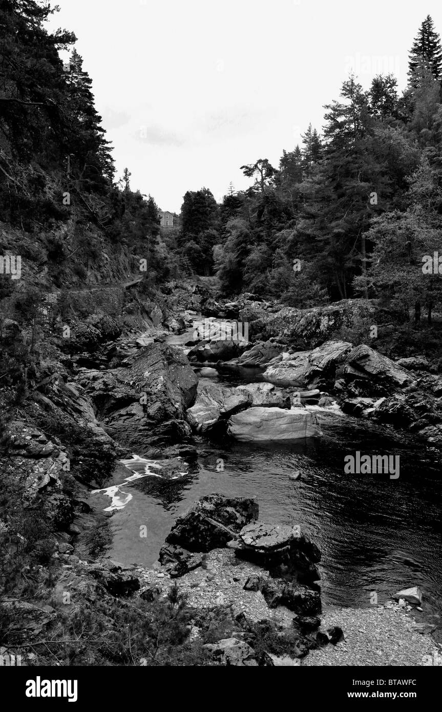 Blick auf den River Findhorn in Glenfurness, Schottland. Stockfoto