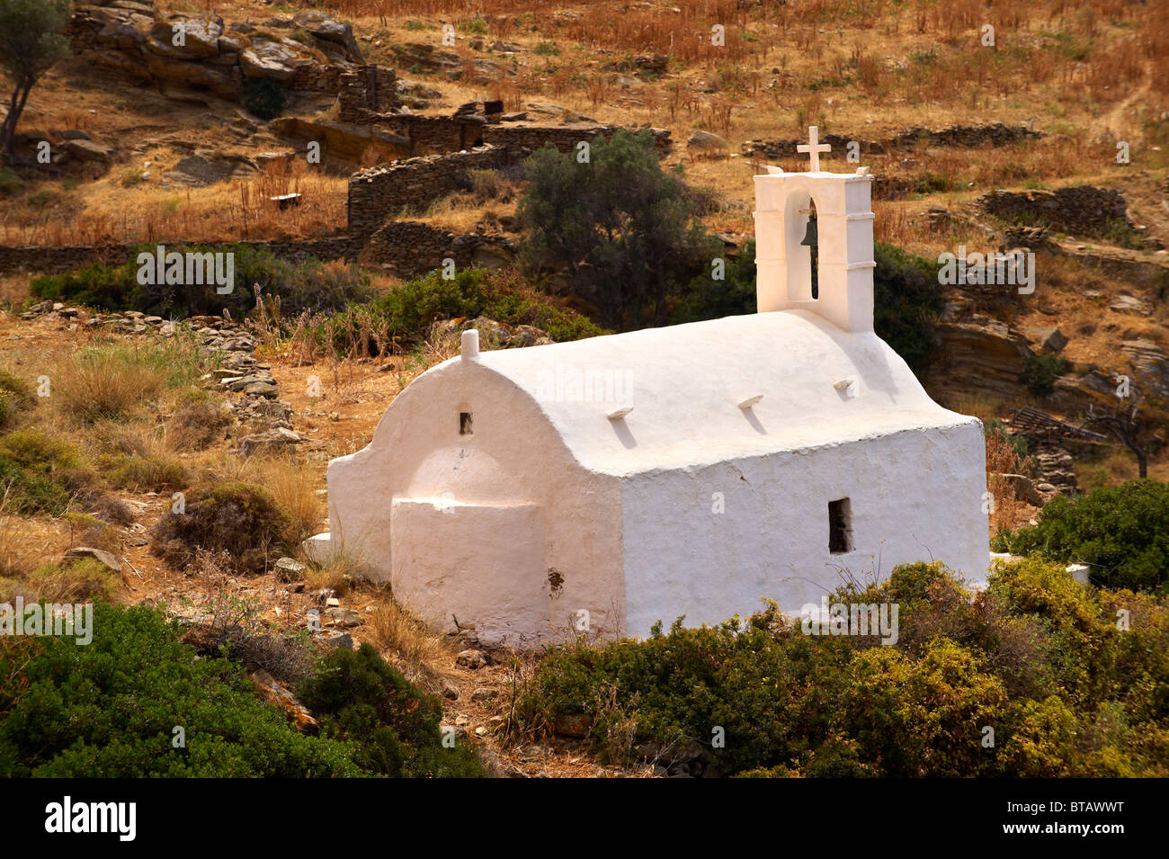 Traditionelle griechische orthodoxe Kirche auf Ios, Kykladen-Insel, Griechenland Stockfoto
