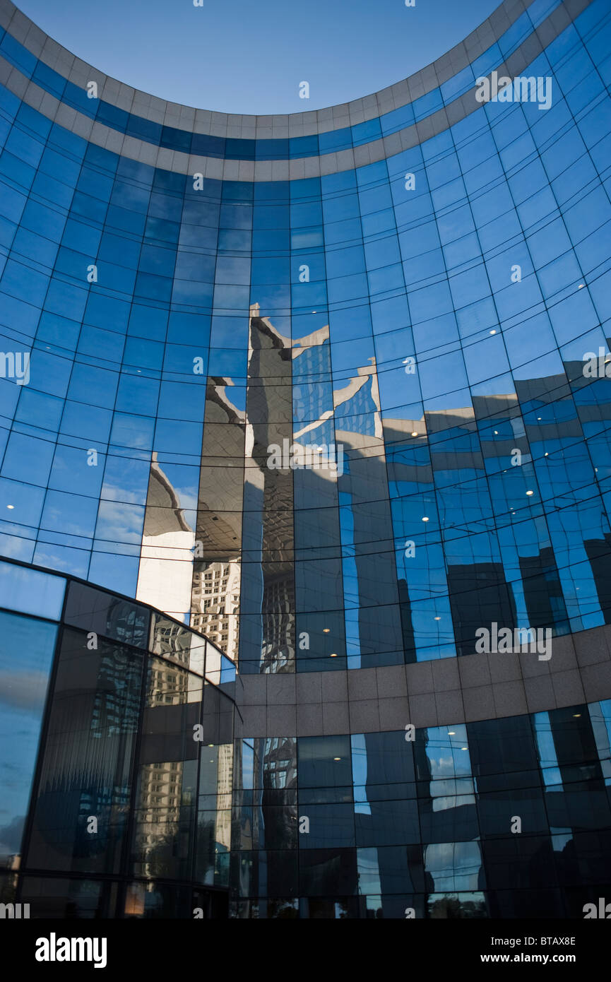 Paris, Frankreich, Moderne Architektur, Firmenzentrale Glasgebäude, französische Firmen, La Défense Handelszentrum KPMG Stockfoto