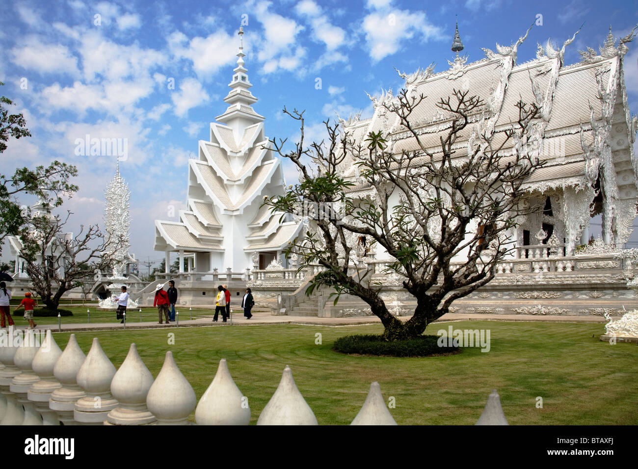 Die buddhistischen 'Weißer Tempel', Wat Rong Khun in der Nähe von Chiang Rai in Thailand. Stockfoto