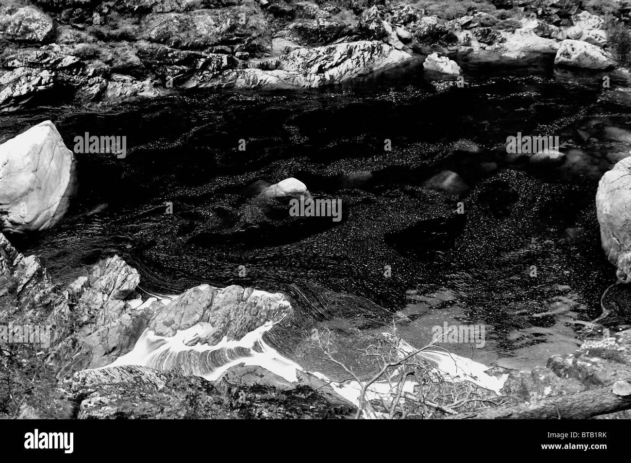 Blick auf den River Findhorn in Glenfurness, Schottland. Stockfoto