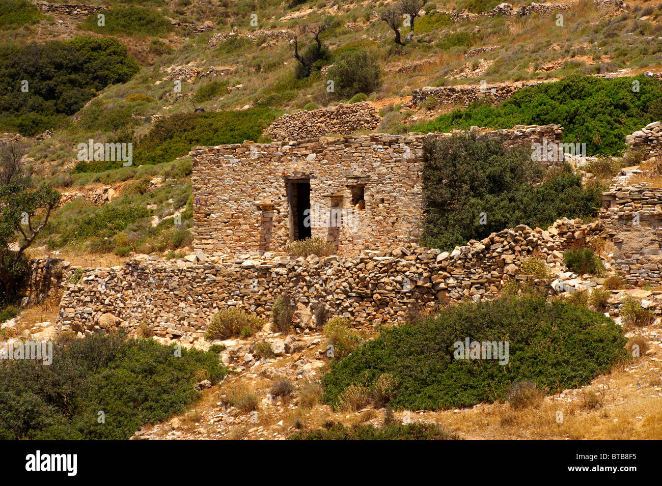 Verlassenen Bauernhof Ruinen auf Ios, Kykladen, Griechenland Stockfoto