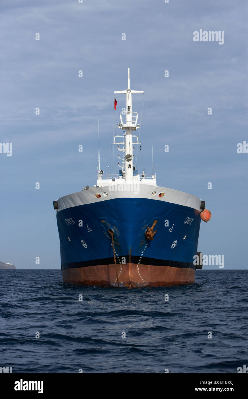 Oil tanker anchor bow Fotos und Bildmaterial in hoher Auflösung Alamy