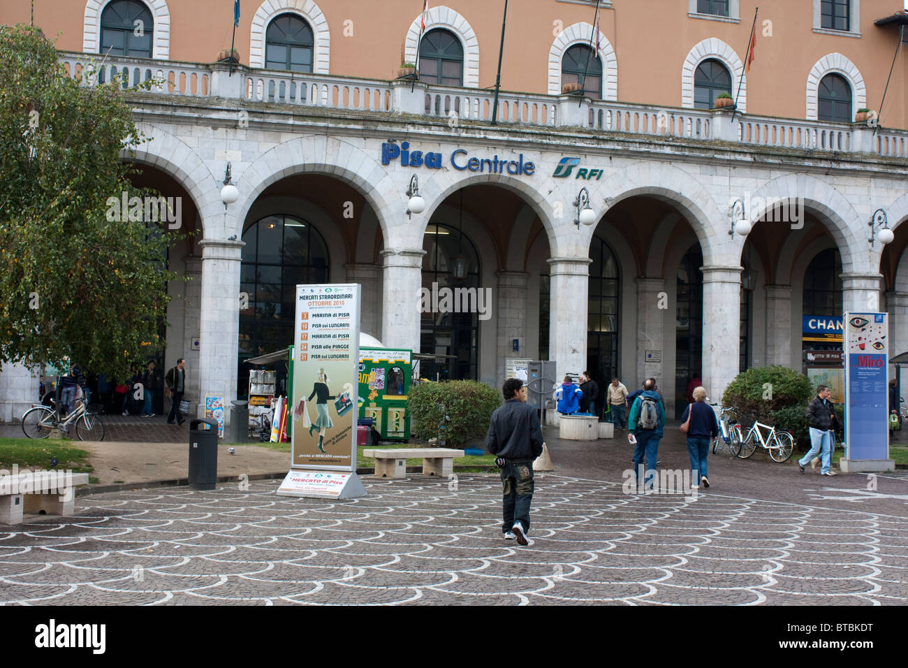 Pisa Stadtzentrum Bahn Bahnhof Italien Stockfoto