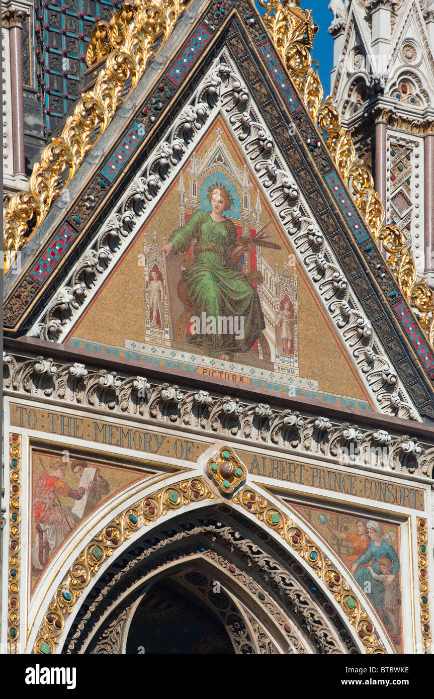 Closeup detail Das Albert Memorial im Hyde Park, London, England Stockfoto