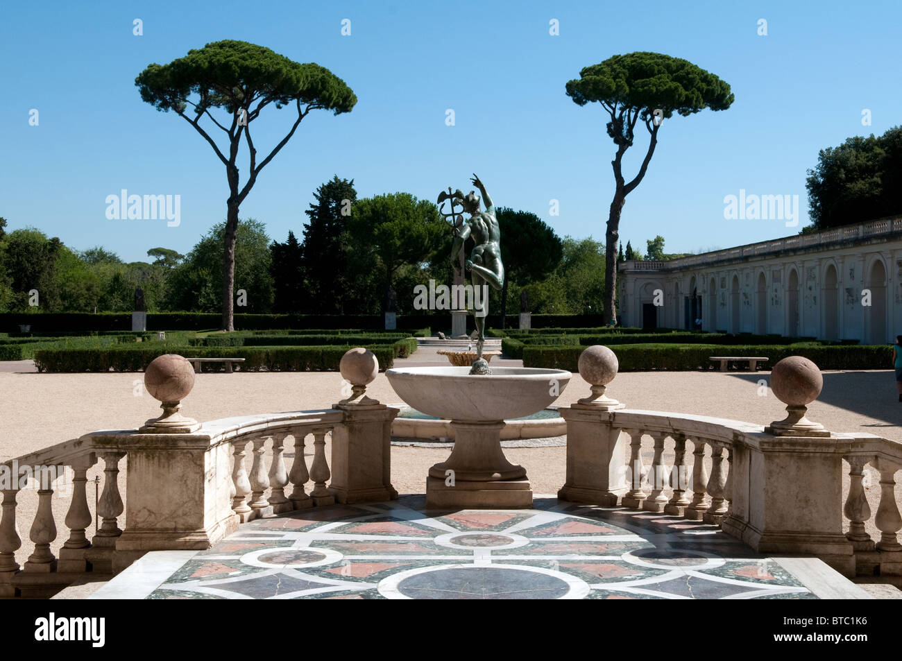 Fontaine Brunnen Gärten der Villa Medicis Italia Italie Italien Roma Rom Scool Villa Medicis Stockfoto