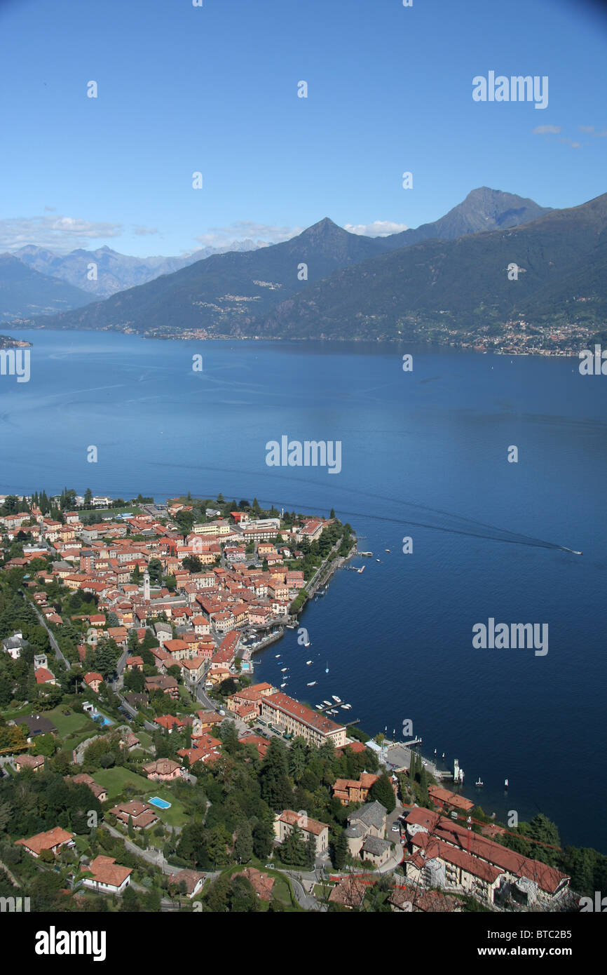 Luftaufnahme von Menaggio am Comer See, Form La Crocetta Suche Stockfoto