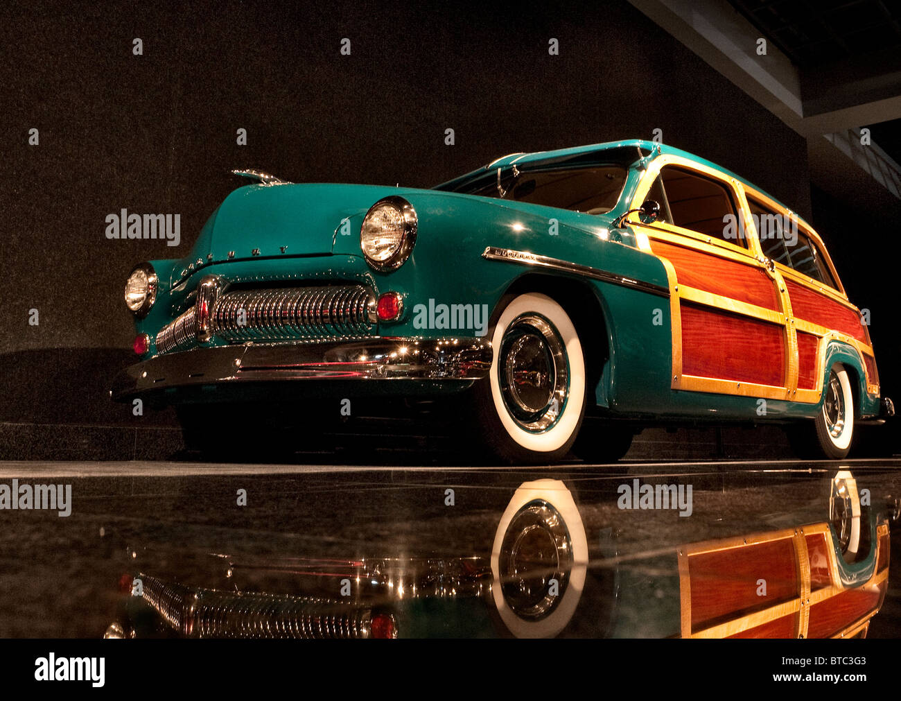 50er Jahre Ford Mercury Woody Kombi Stockfoto