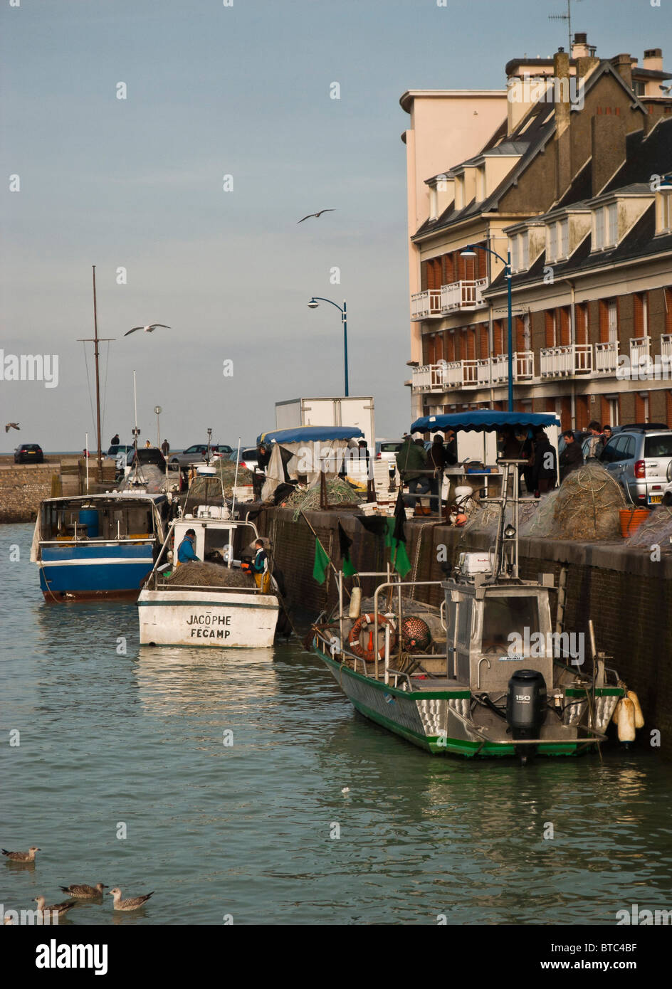 Angelboote/Fischerboote in den Hafen von ST Valery-En-Cax, Normady Stockfoto