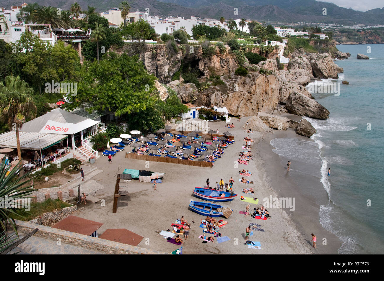 Nerja (Malaga) Strand Stadt Meer Spanien Mittelmeer Stockfoto
