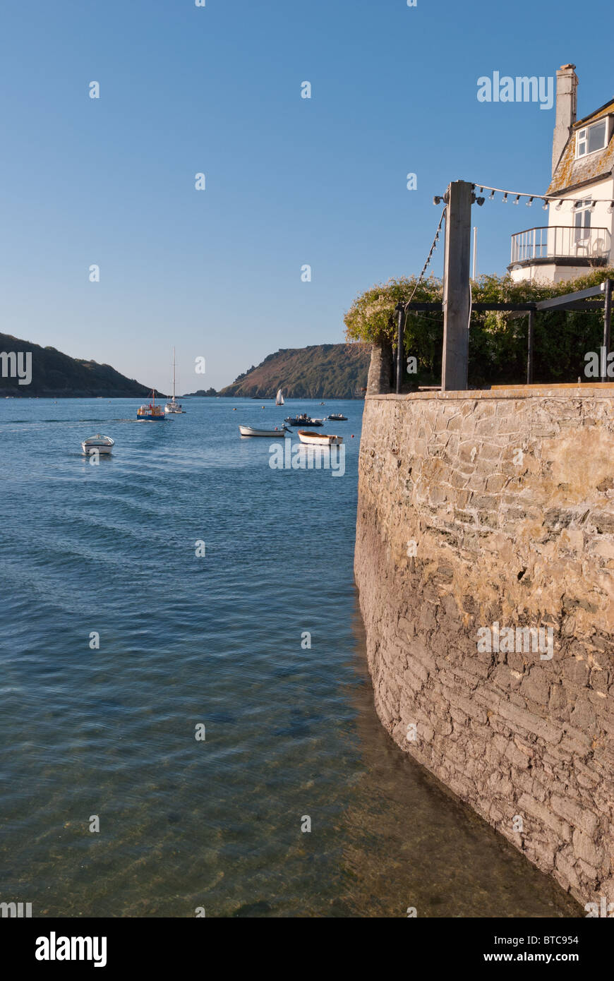 Ansicht des Salcombe Mündung mit Blick auf das Meer. Stockfoto