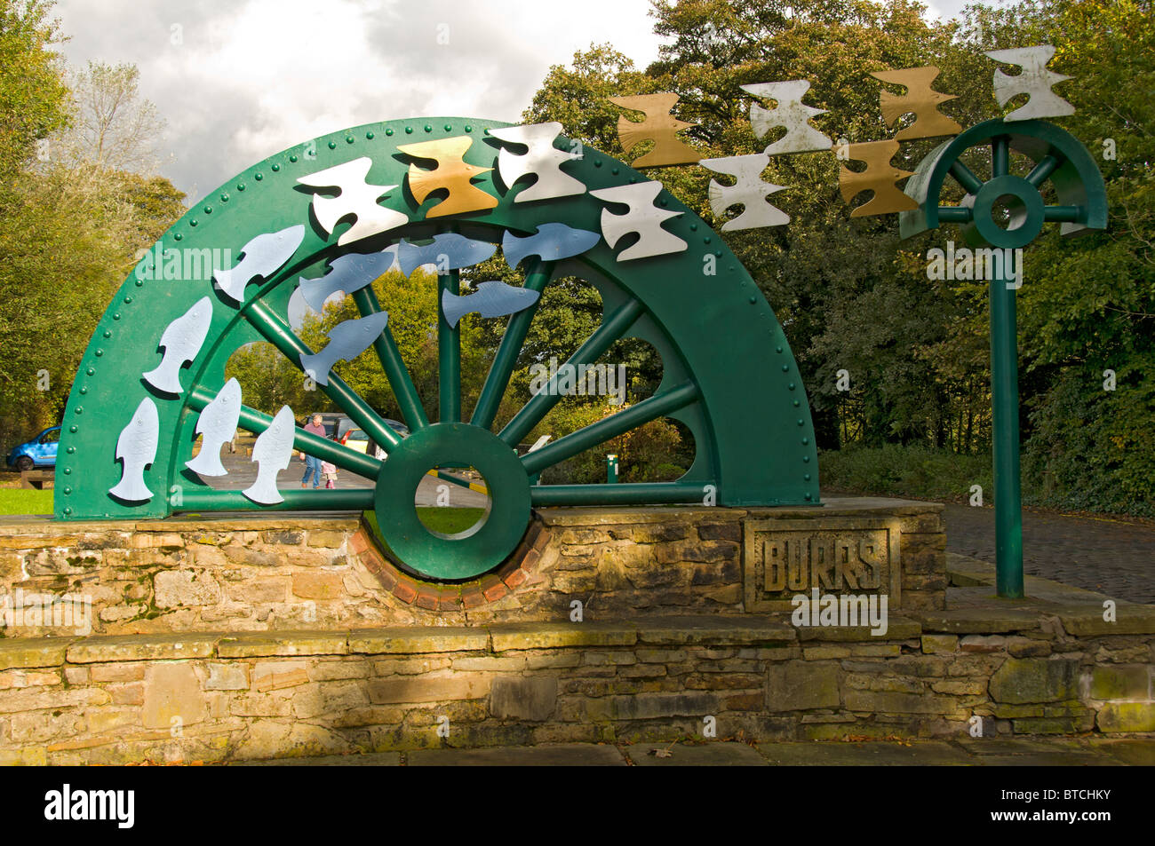 Waterwheel, eine Skulptur von David Kemp bei Grate Country Park, Bury, Greater Manchester, England, UK Stockfoto