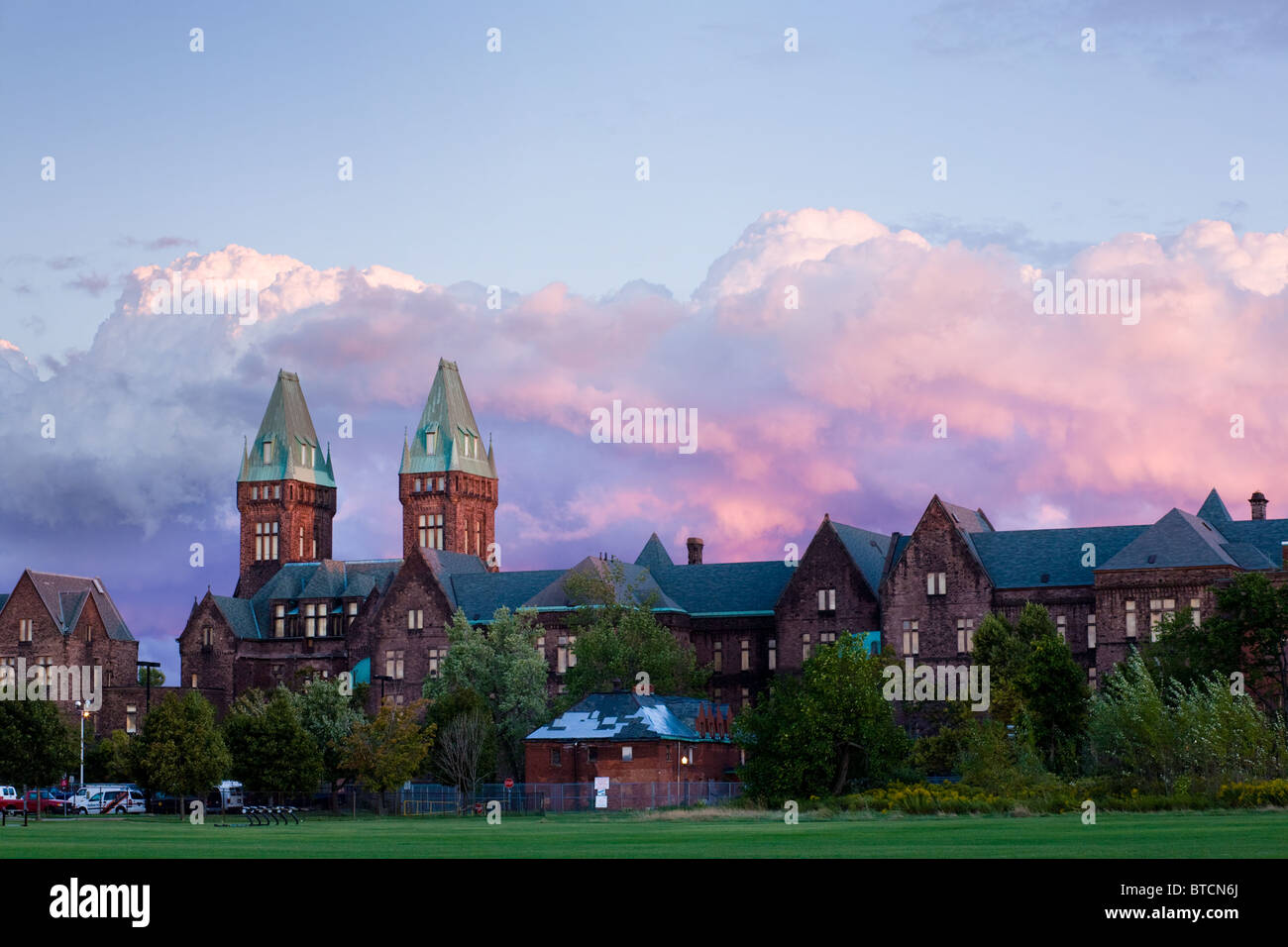 Buffalo State Hospital von Henry Hobson Richardson, erstes Beispiel ...