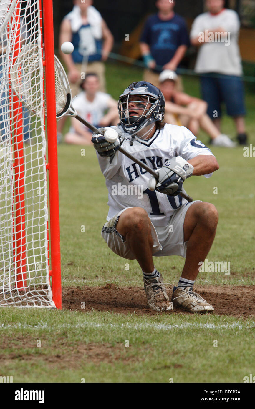 Georgetown University Torwart versucht, speichern während einer NCAA Lacrosse Turnierspiel gegen Towson University 16. Mai 2004 Stockfoto