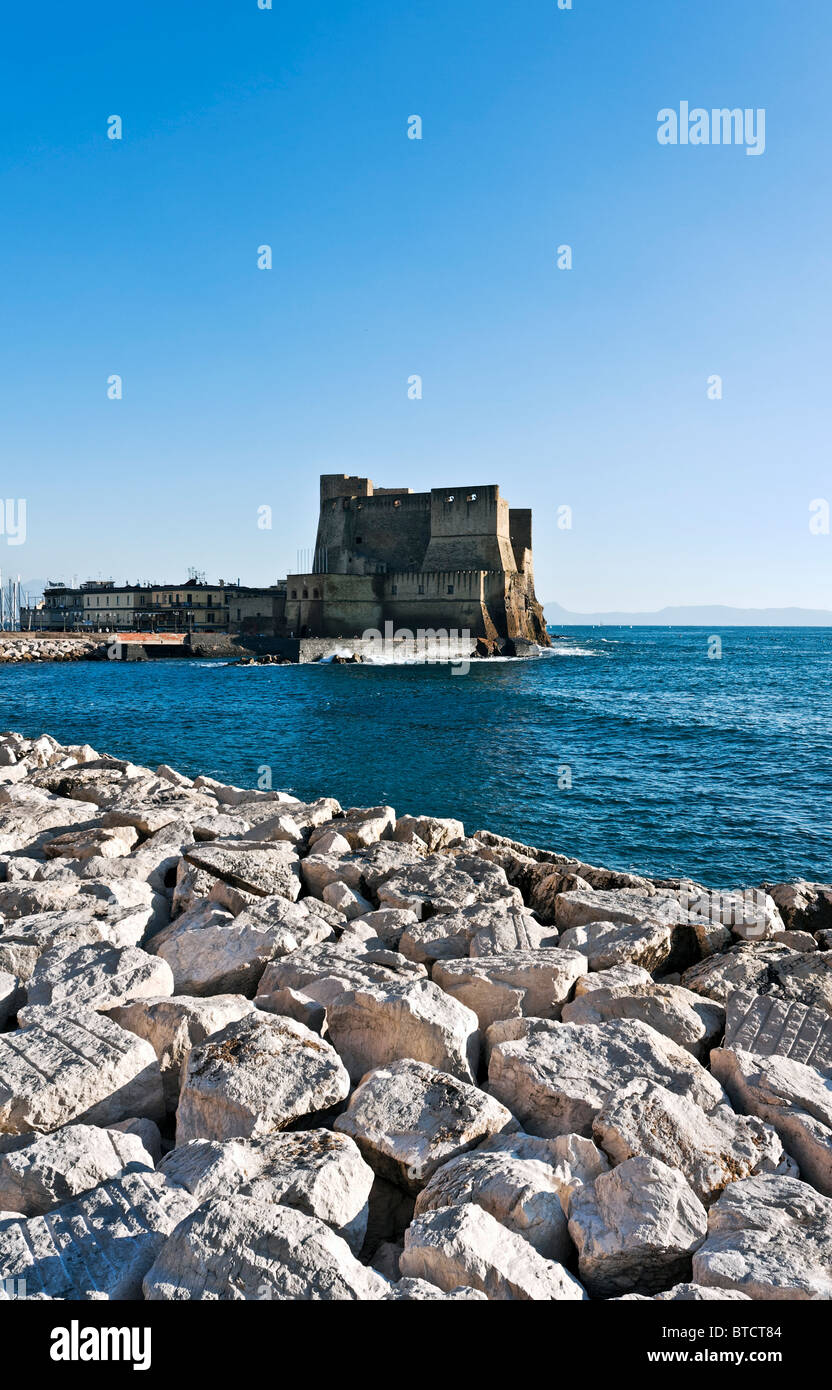 Castel Dell Ovo (Ei-Schloß), Mergellina, Neapel, Kampanien, Italien Stockfoto