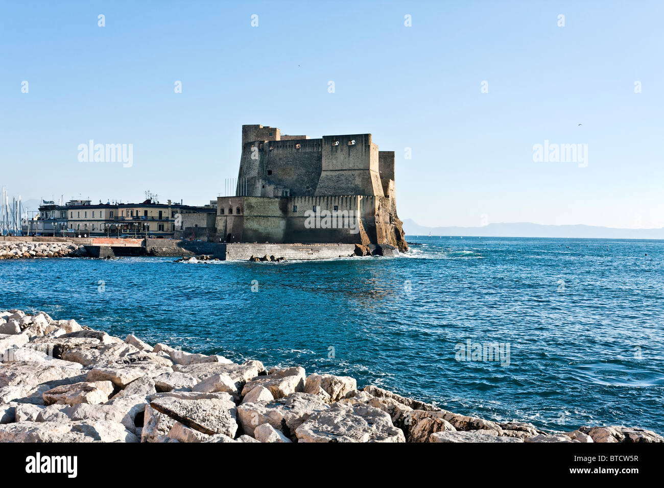 Castel Dell Ovo (Ei-Schloß), Mergellina, Neapel, Kampanien, Italien Stockfoto