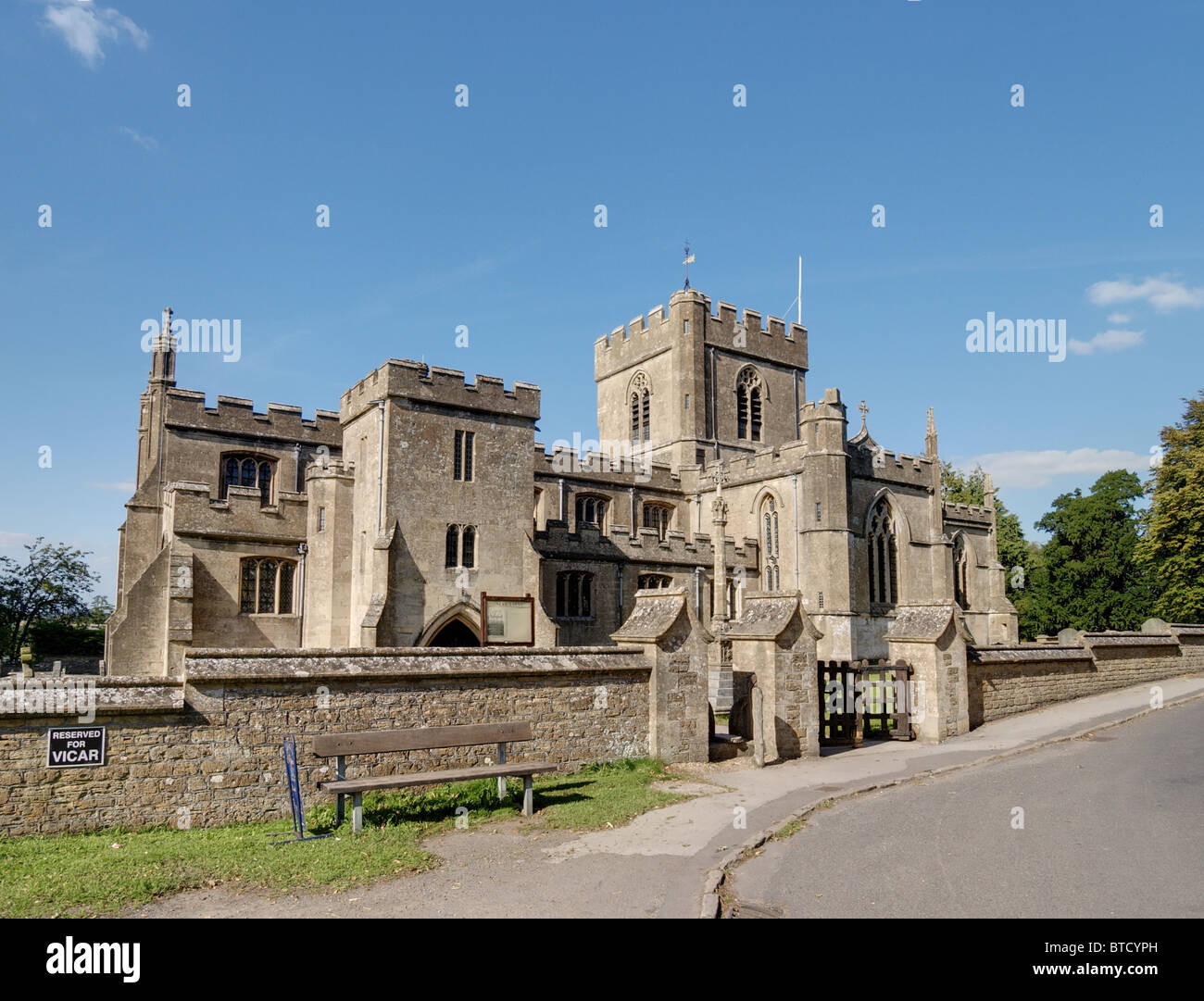 Edington Wiltshire, Priorat Kirche St Mary St Katherine und Allerheiligen Stockfoto