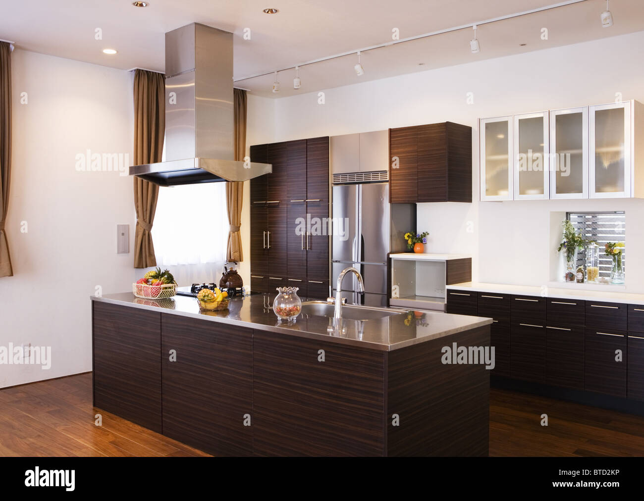 Zwei-Wege-Pantry-Küche Stockfoto