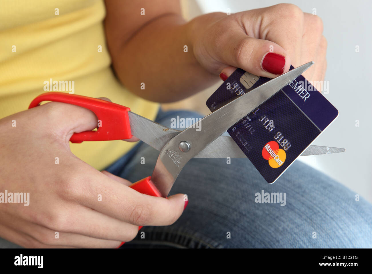 Frauenbeschneidung eine Kreditkarte Stockfoto