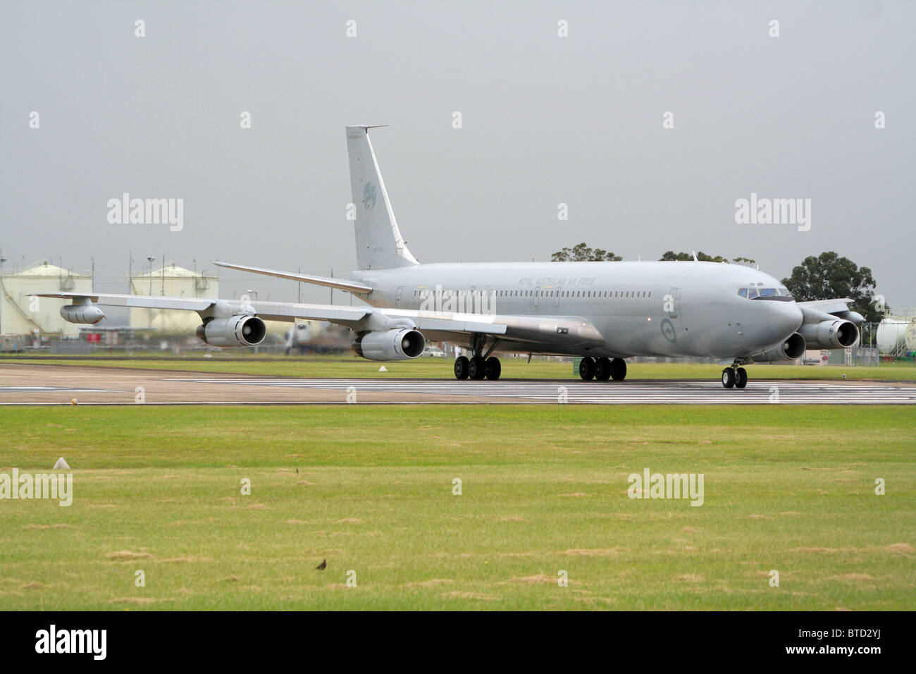 Royal Australian Air Force (RAAF) Boeing 707 tanker rollt zur Startbahn für Take-off auf der Homebase raafb Richmond. Stockfoto