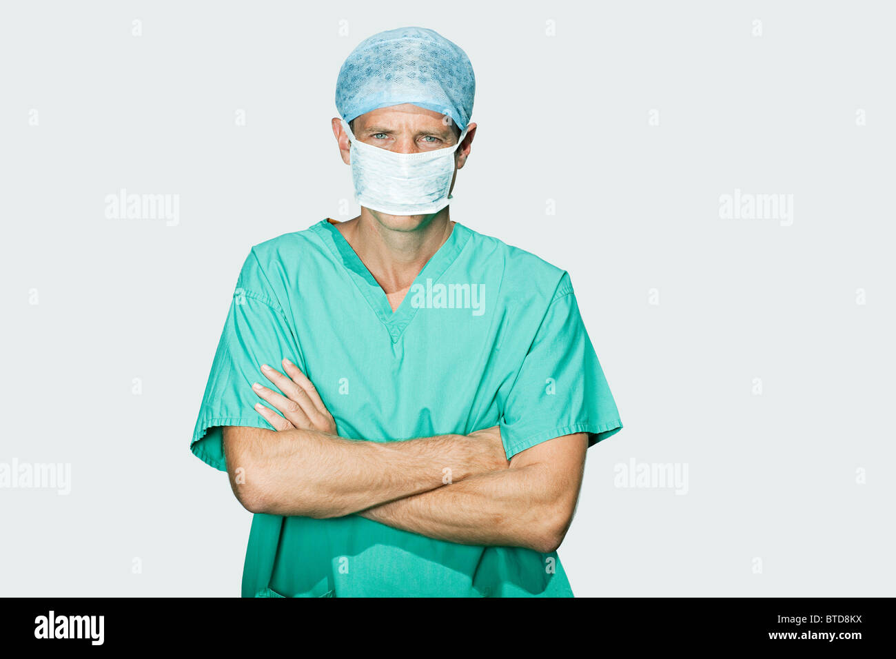 Porträt eines Chirurgen in Maske Stockfoto