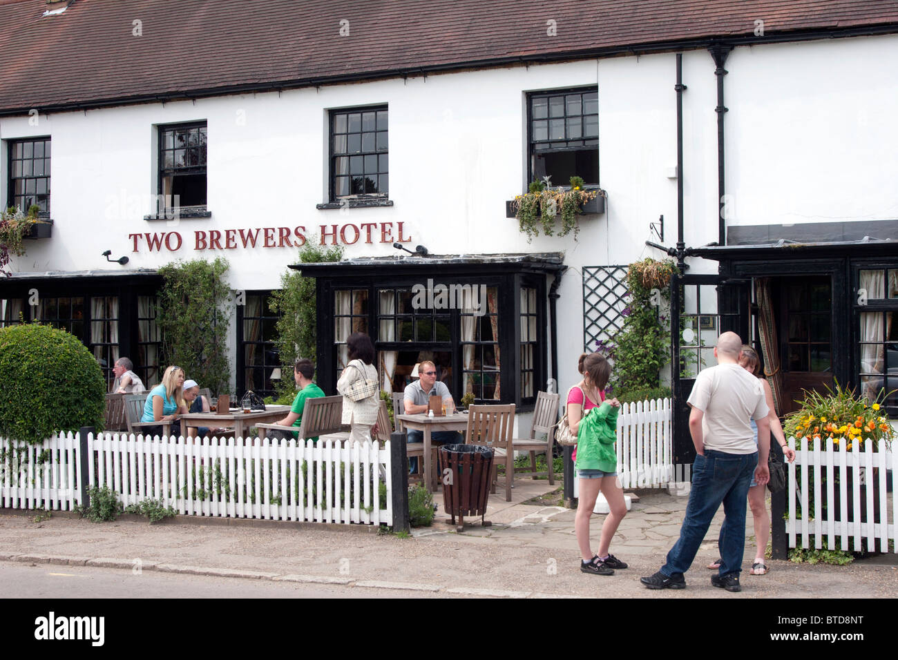 Zwei Brauereien Hotel & Pub - Chipperfield Dorf - Hertfordshire Stockfoto