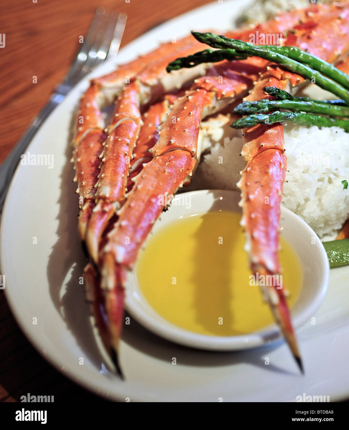 Nahaufnahme von Bering Sea King Crab Legs im Gletscher Brauhaus