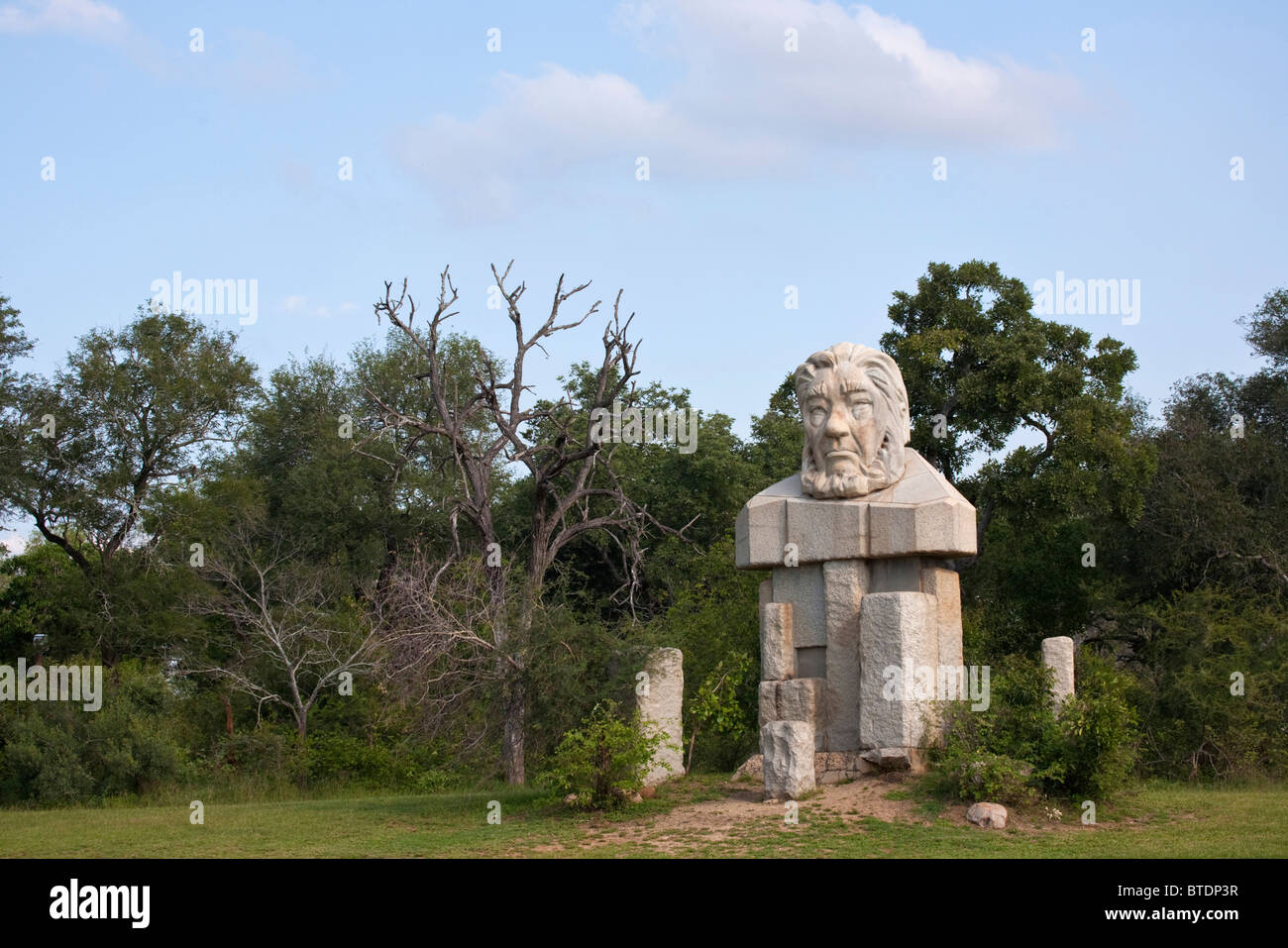 Eine Statue von Paul Kruger, einer der Gründer des Kruger National Park, am Eingang des Kruger Gate Stockfoto