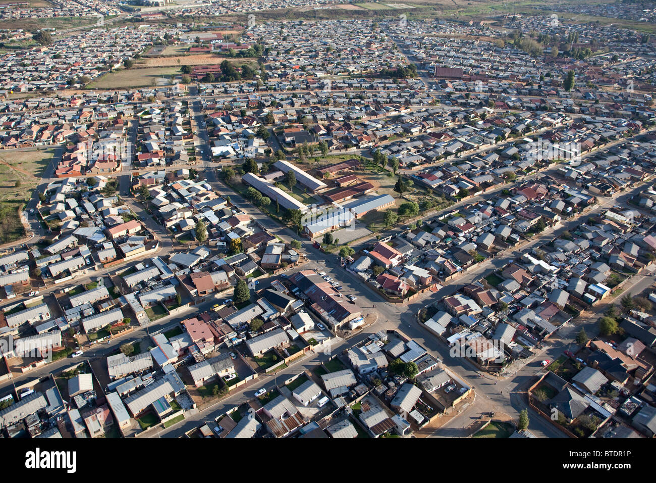 Luftaufnahme des Teil des weitläufigen Township Soweto Stockfoto