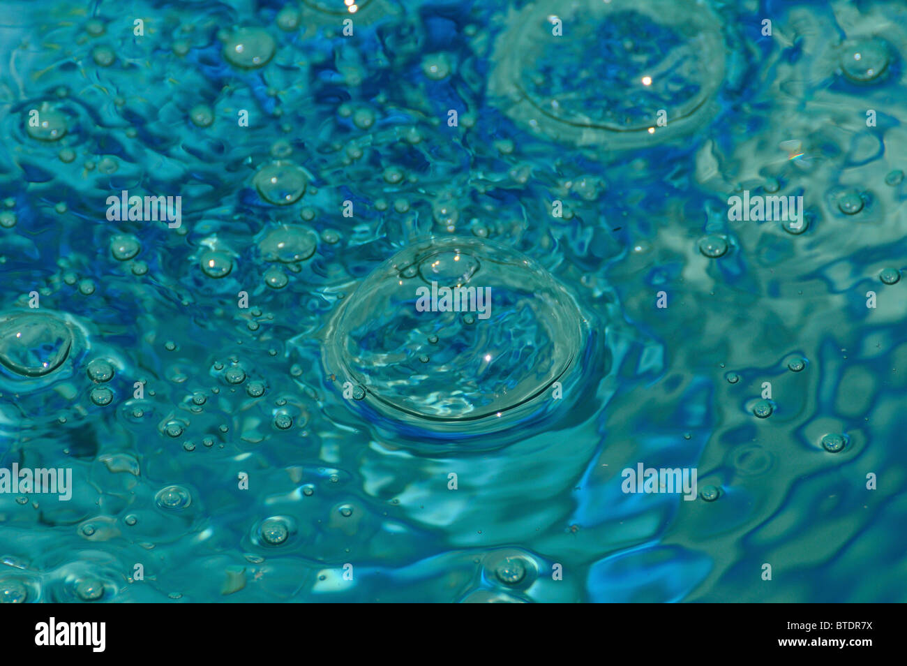 Abstrakte Nahaufnahme von Wassertropfen Stockfoto