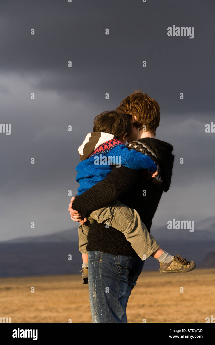 Mutter und Sohn, Südisland. Stockfoto