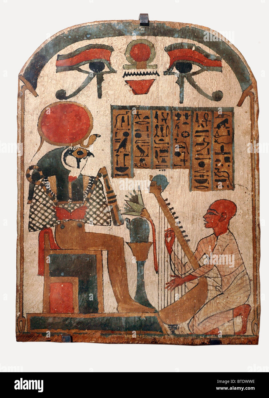 5343. Harp-Spieler, die Verehrung des Gottes Horus, der alten ägyptischen Gott der Sonne, der Sohn von Osiris und Isis, dargestellt als Stockfoto