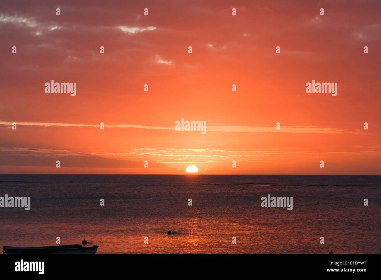 Sonnenuntergang in Trou Aux Biches, Mauritius Stockfoto
