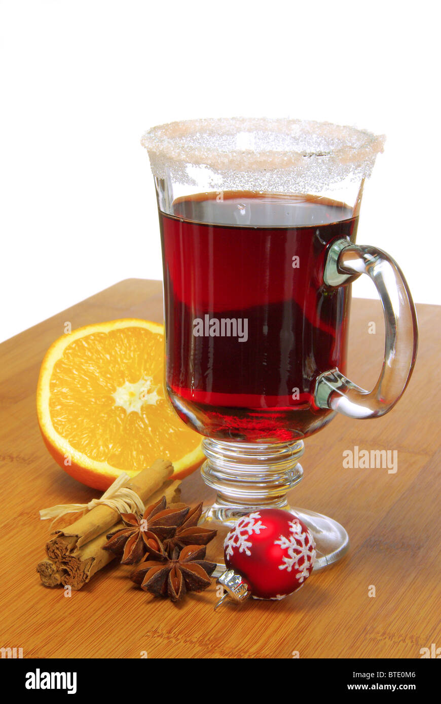 Heißer glühwein -Fotos und -Bildmaterial in hoher Auflösung – Alamy Heißer glühwein -Fotos und -Bildmaterial in hoher Auflösung – Alamy