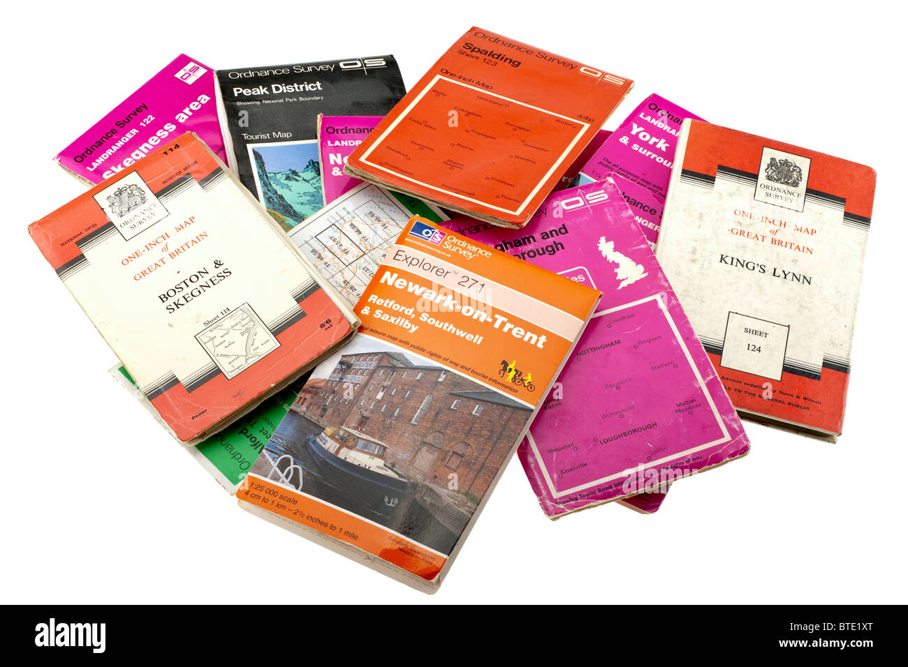 Haufen von alten und neuen britischen Karten. EDITORIAL NUR Stockfoto