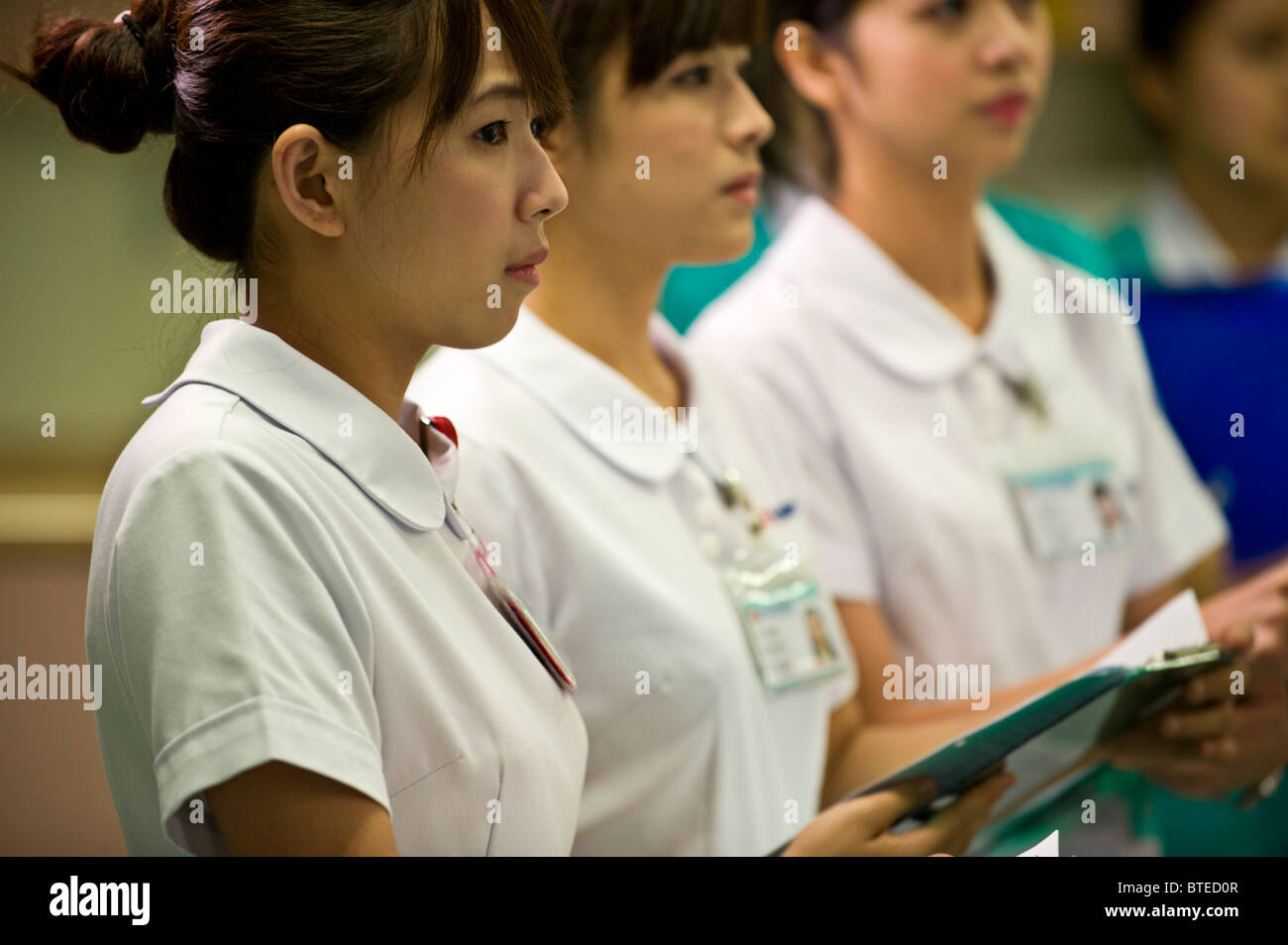 Krankenschwestern im Krankenhaus Krankenpflege treffen Stockfoto