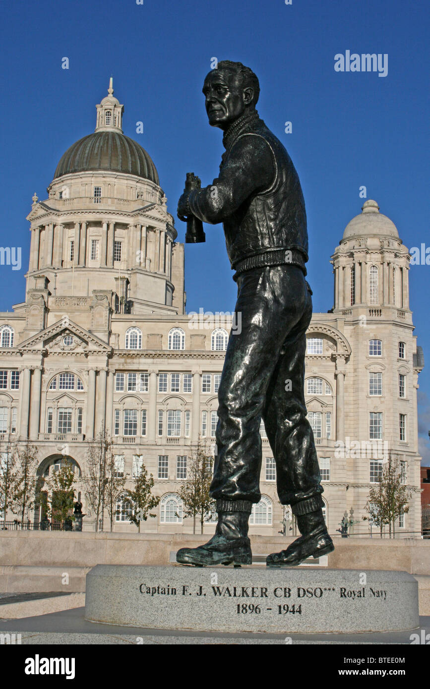Captain F.J.Walker Statue, Pier Head, Liverpool, uK Stockfoto