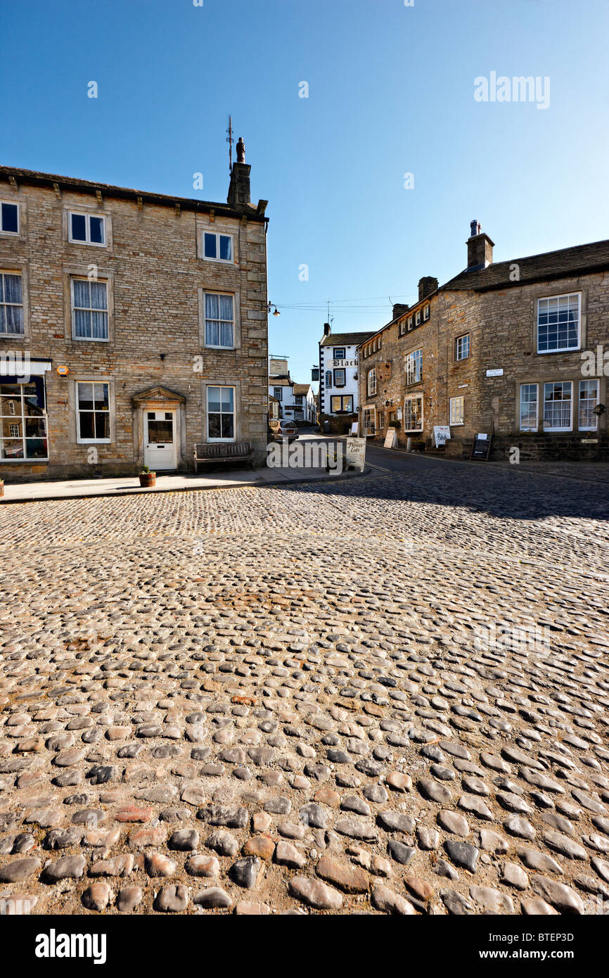 Die gepflasterten Platz in den Yorkshire Dales Dorf Grassington, North Yorkshire UK. Stockfoto