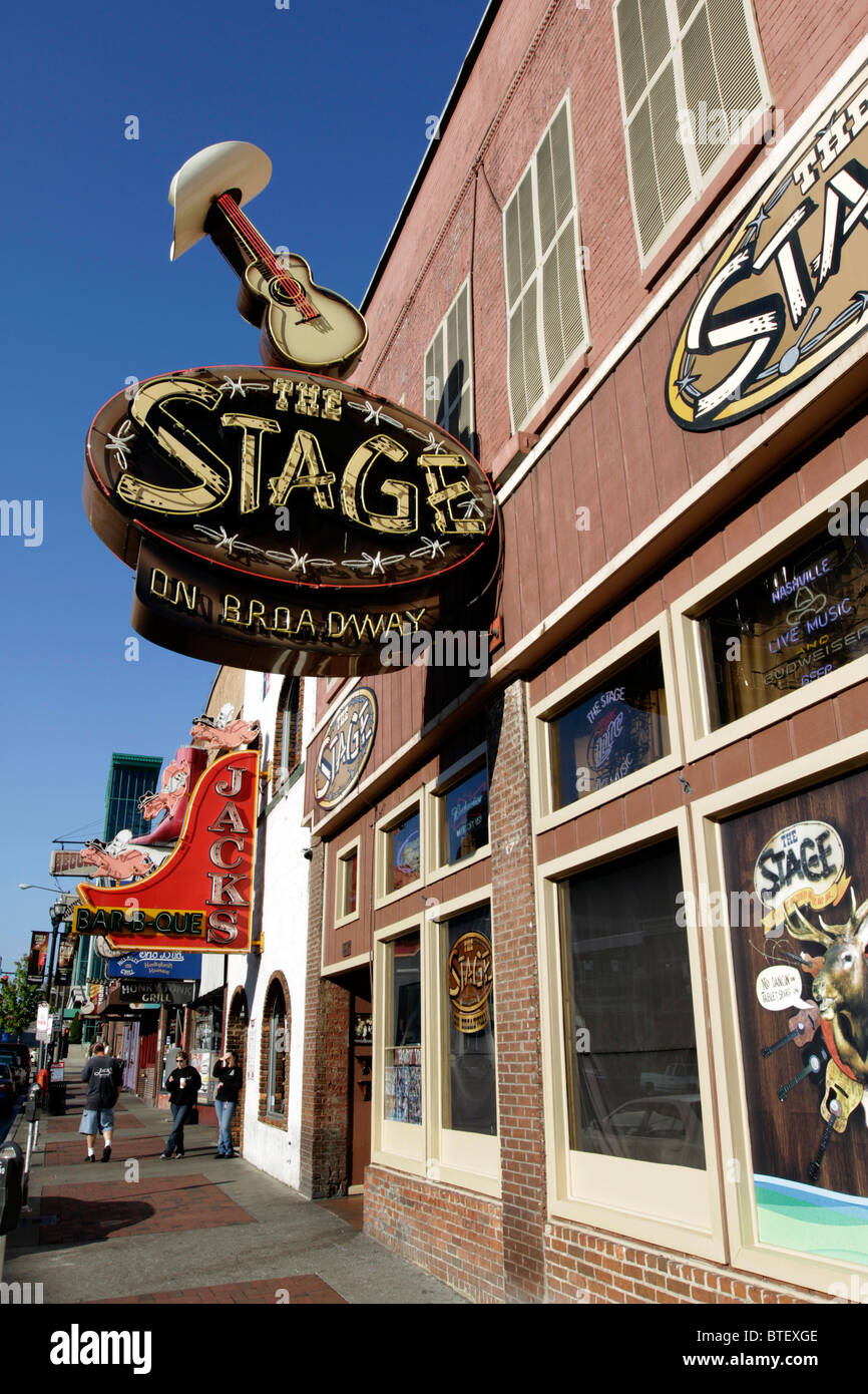 Betriebe mit live-Musik am Broadway in der historischen Bezirk von Nashville. Stockfoto