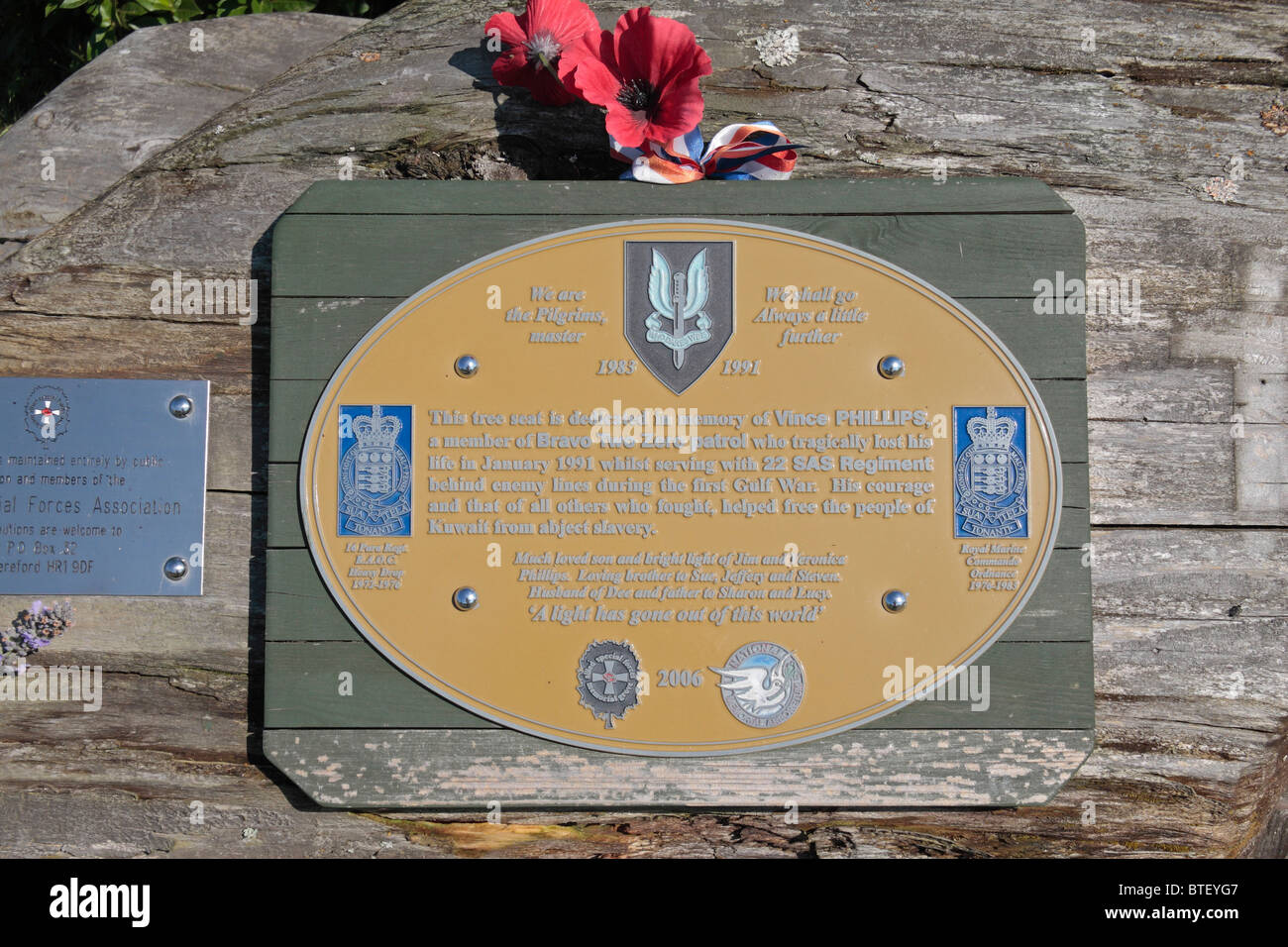 Gedenktafel an Vince Phillips, 22 SAS, gestorben in den Irak-Krieg 1991, National Memorial Arboretum Alrewas, UK. Stockfoto