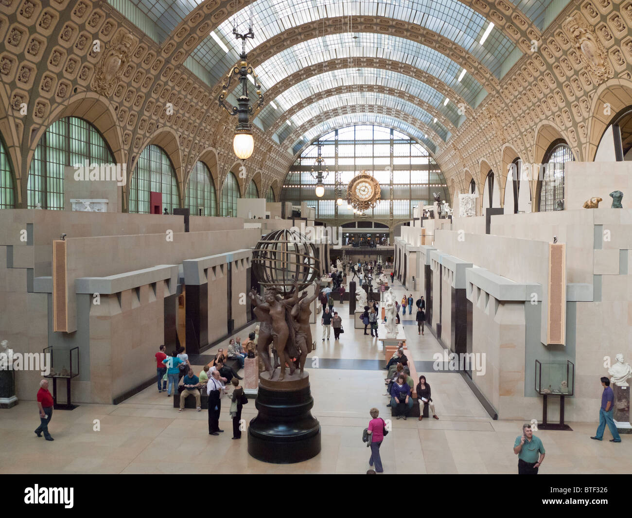 Innenraum des Musee d ' Orsay in Paris Frankreich Stockfoto