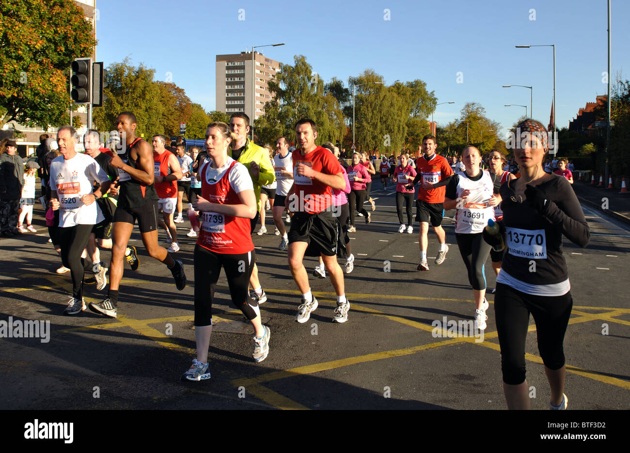 Läufer in Birmingham Halbmarathon Rennen Stockfoto