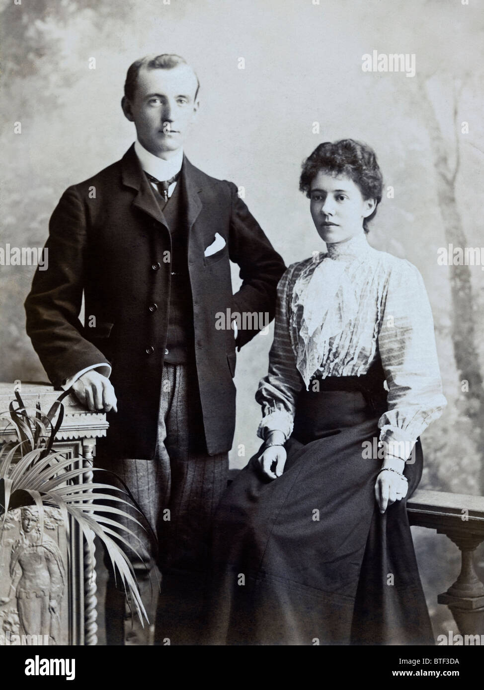 Viktorianische Lehrer John und Ann Blatchly circa 1875 formale Studioportrait Stockfoto