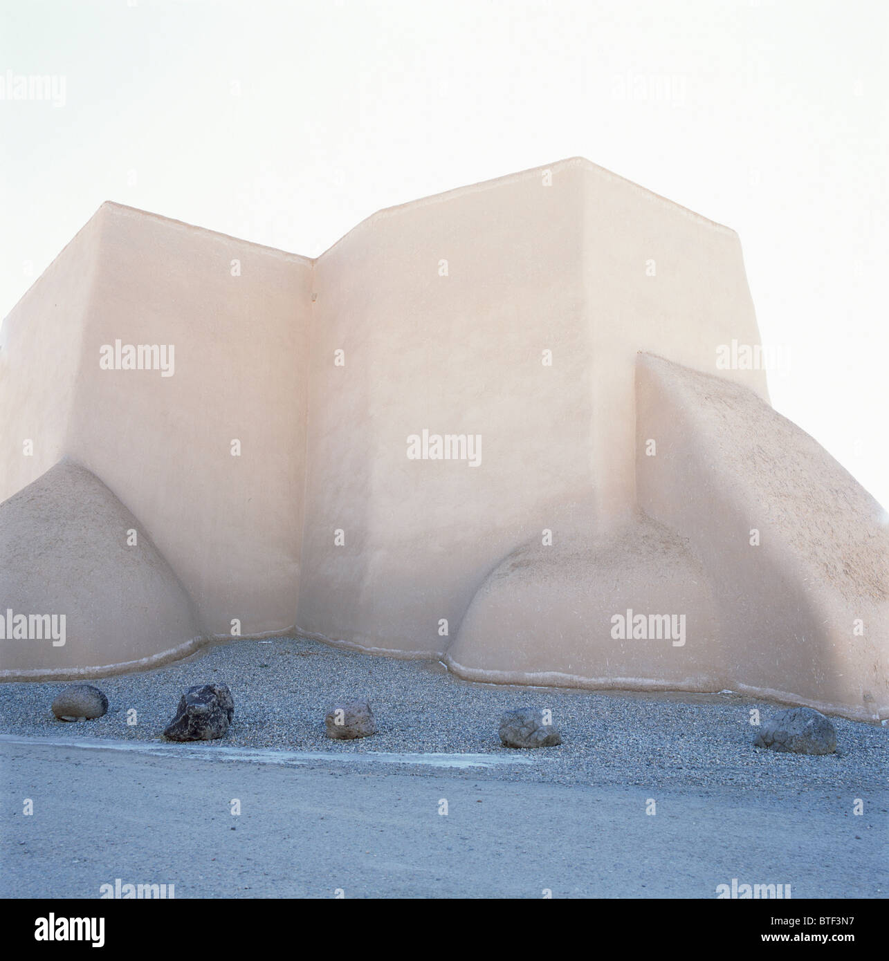 Dampfbadbesuches Blick auf die berühmteste spanische mission Kirche in Nordamerika. Stockfoto