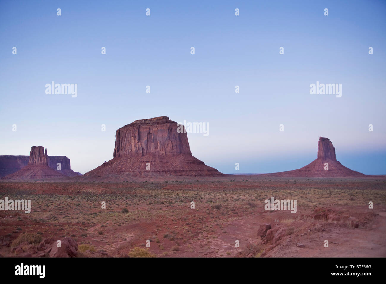 Monument Valley Felsformationen in den frühen Morgenstunden - Utah USA Stockfoto
