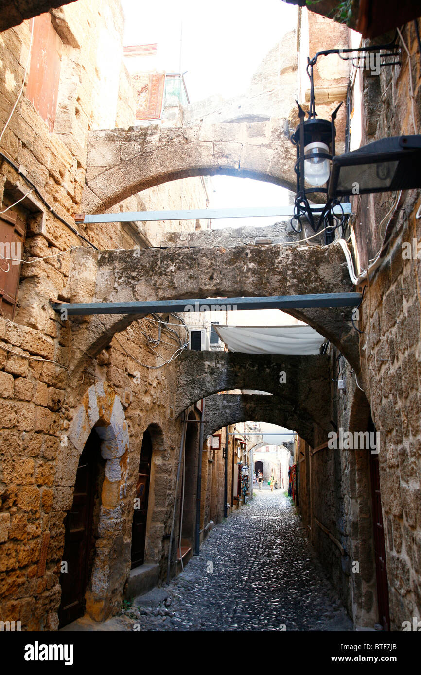 Straße in der Altstadt von Rhodos, Rhodos, Griechenland. Stockfoto