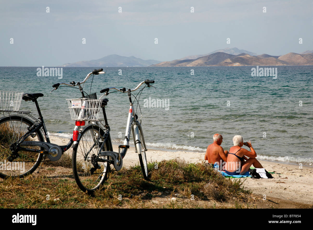 Älteres Paar in Tigaki Beach, Kos, Griechenland. Stockfoto